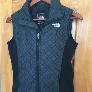 Light Northface Vest